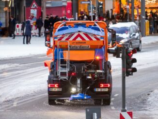 Seit zwei Uhr ist der Winterdienst der Stadtreinigung Hamburg im Volleinsatz. (Archivfoto)