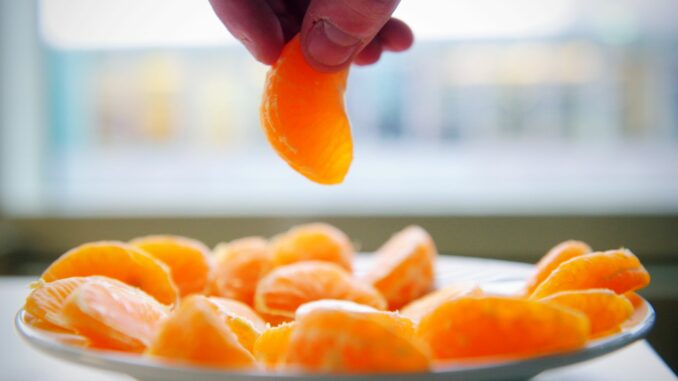 Mandarinen im Glas werden zurückgerufen. (Symbolbild)