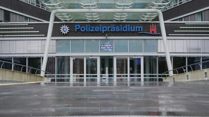 Die Zahl der von der Polizei als Gefährder und Intensivtäter erfassten Menschen ist in Hamburg gesunken. (Symbolbild)