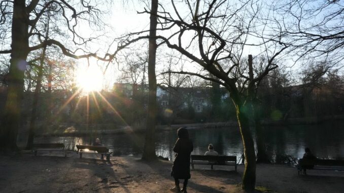 In Hamburg gibt es am Sonntag etwas Sonnenschein. (Symbolbild)