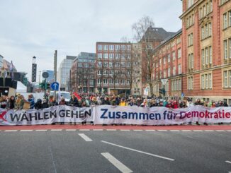 Ein breites Bündnis hatte zu einer Demo für Zusammenhalt und gegen Rechtsextremismus geladen.