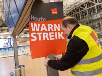 Die Gewerkschaft Verdi hat Beschäftigte des Hamburger Flughafens zu einem mehrtägigen Warnstreik aufgerufen. (Archivbild)