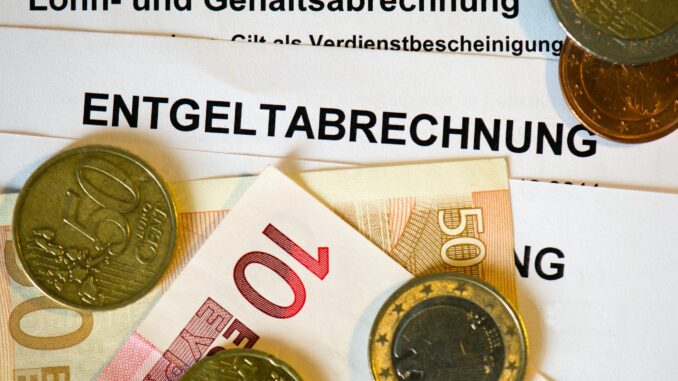 Beschäftigte mit einem Verdienst bis maximal 13,46 Euro bildeten in Hamburg 2024 die unteren zehn Prozent der Lohnskala. (Symbolbild)