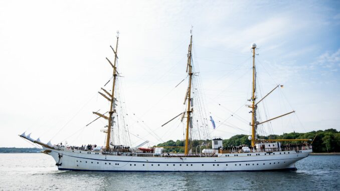 Das Marine-Segelschulschiff «Gorch Fock» läuft Richtung Spanien aus. (Symbolbild)