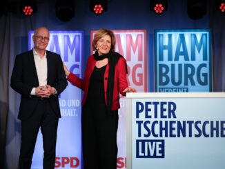 Bürgermeister Tschentscher (SPD) wirbt für eine hohe Wahlbeteiligung, während die frühere rheinland-pfälzische Ministerpräsidentin Malu Dreyer (SPD) die Hansestadt für ihre Weltoffenheit lobt.