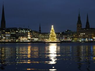 Im Dezember haben deutlich mehr Menschen in Hamburg übernachtet als im gleichen Vorjahreszeitraum. (Archivbild)