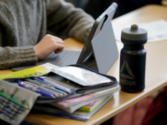 Die Zahl der Fünftklässler in Hamburg steigt vorläufigen Daten zufolge im kommenden Jahr erneut. Insgesamt haben sich nach Angaben der Schulbehörde bereits fast 17.000 Kinder angemeldet. (Foto Illustration)