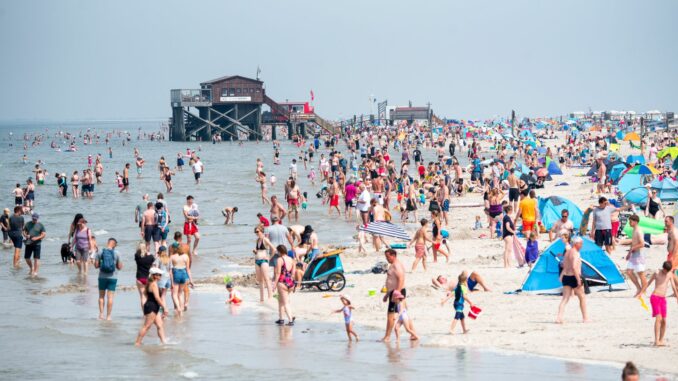 Mehr Touristen haben 2024 in Schleswig-Holstein Übernachtungen gebucht. (Symbolbild)