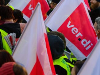 Die Gewerkschaft Verdi fordert für die Angelstellen im öffentlichen Dienst von Schleswig-Holstein acht Prozent mehr Lohn. (Symbolbild)