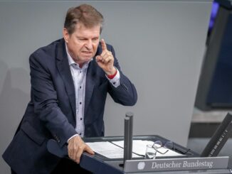 Ralf Stegner setzt auch auf die unentschlossenen Wählerinnen und Wähler bei der Bundestagswahl. (Archivbild)