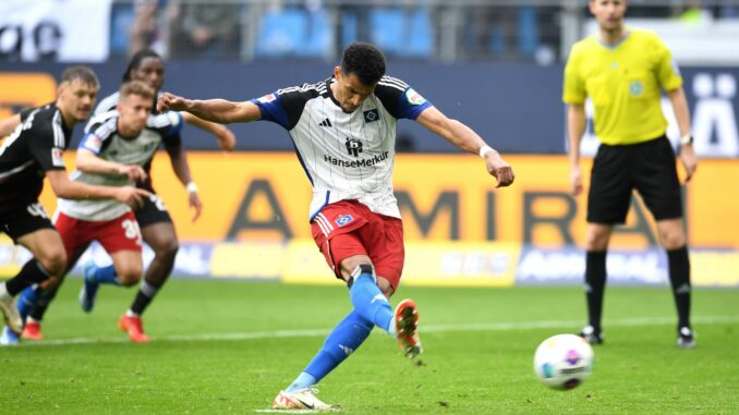 Nach monatelanger Pause wieder im Mannschafts-Training: HSV-Torjäger Robert Glatzel.  