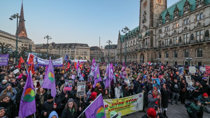 Auch in den vergangenen Jahren wurde in Hamburg für die Rechte von Frauen demonstriert. (Archivbild)