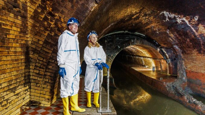 Die beiden Geschäftsführer von Hamburg Wasser haben ihren Rückzug von der Spitze des städtischen Versorgers angekündigt.