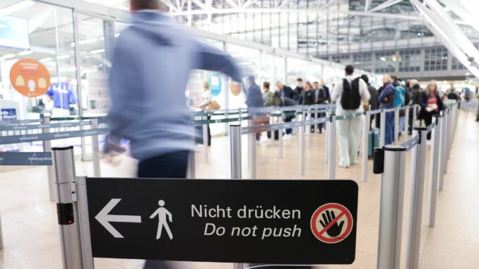 Die Sicherheitskontrollen sind wieder auf. Der Warnstreik am Flughafen Hamburg beendet.