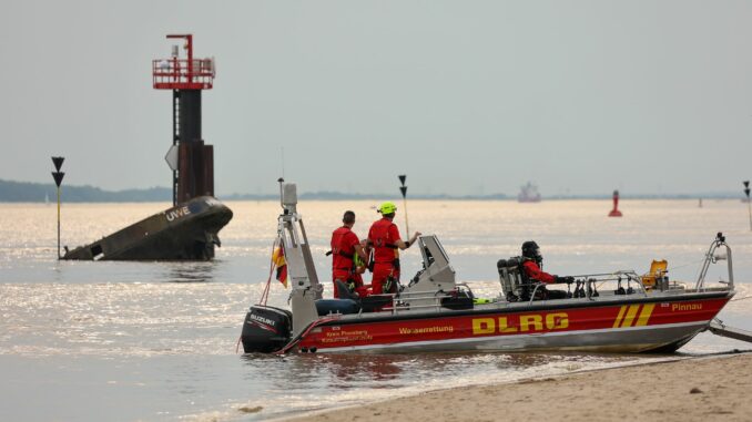 Die Helfer der DLRG sorgen für Sicherheit auf dem Wasser, können aber nicht jeden Verunglückten retten. (Archivfoto)