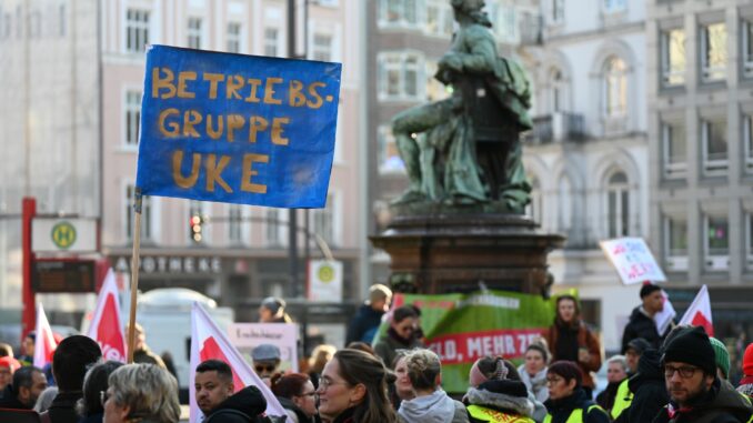 Der Warnstreik in Hamburg ist fortgesetzt und ausgeweitet worden.