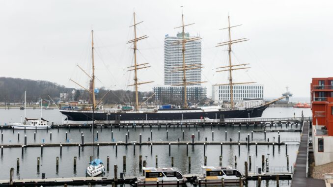 Die Passat liegt seit 1960 in Travemünde fest vor Anker. Jetzt muss es saniert werden.