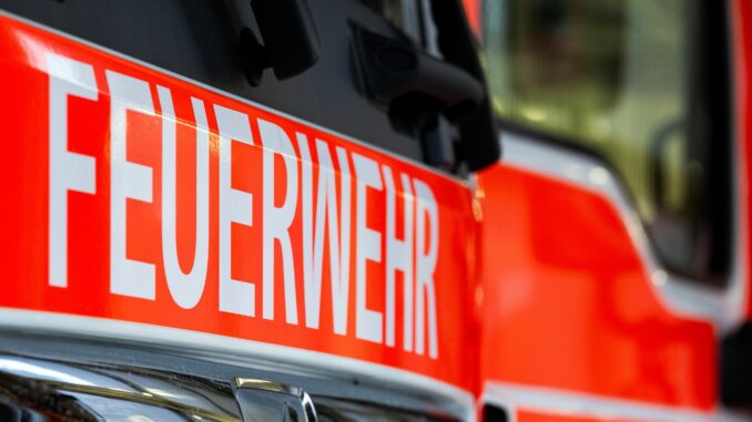 Bei einem Hausbrand in Glückstadt wurde eine Leiche entdeckt (Archivbild).