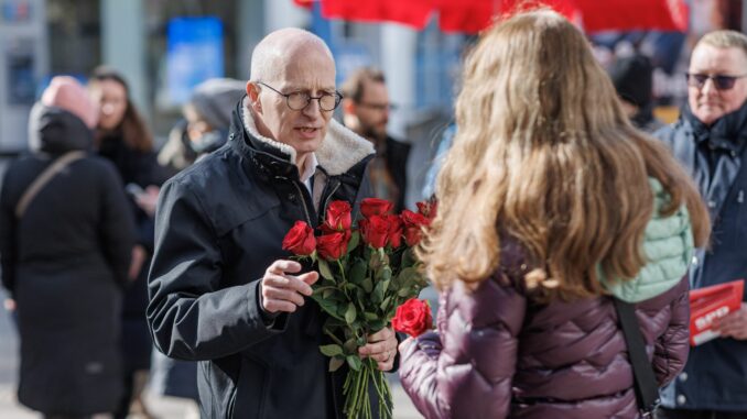 Bürgermeister Peter Tschentscher (SPD) sieht hohe Zustimmungswerte für seinen rot-grünen Senat.